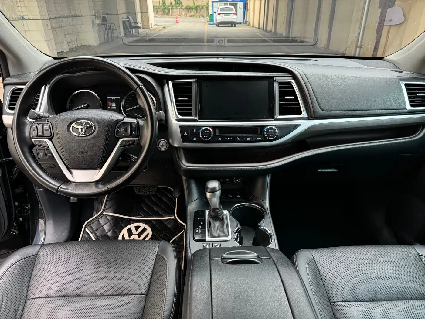 TOYOTA HIGHLANDER