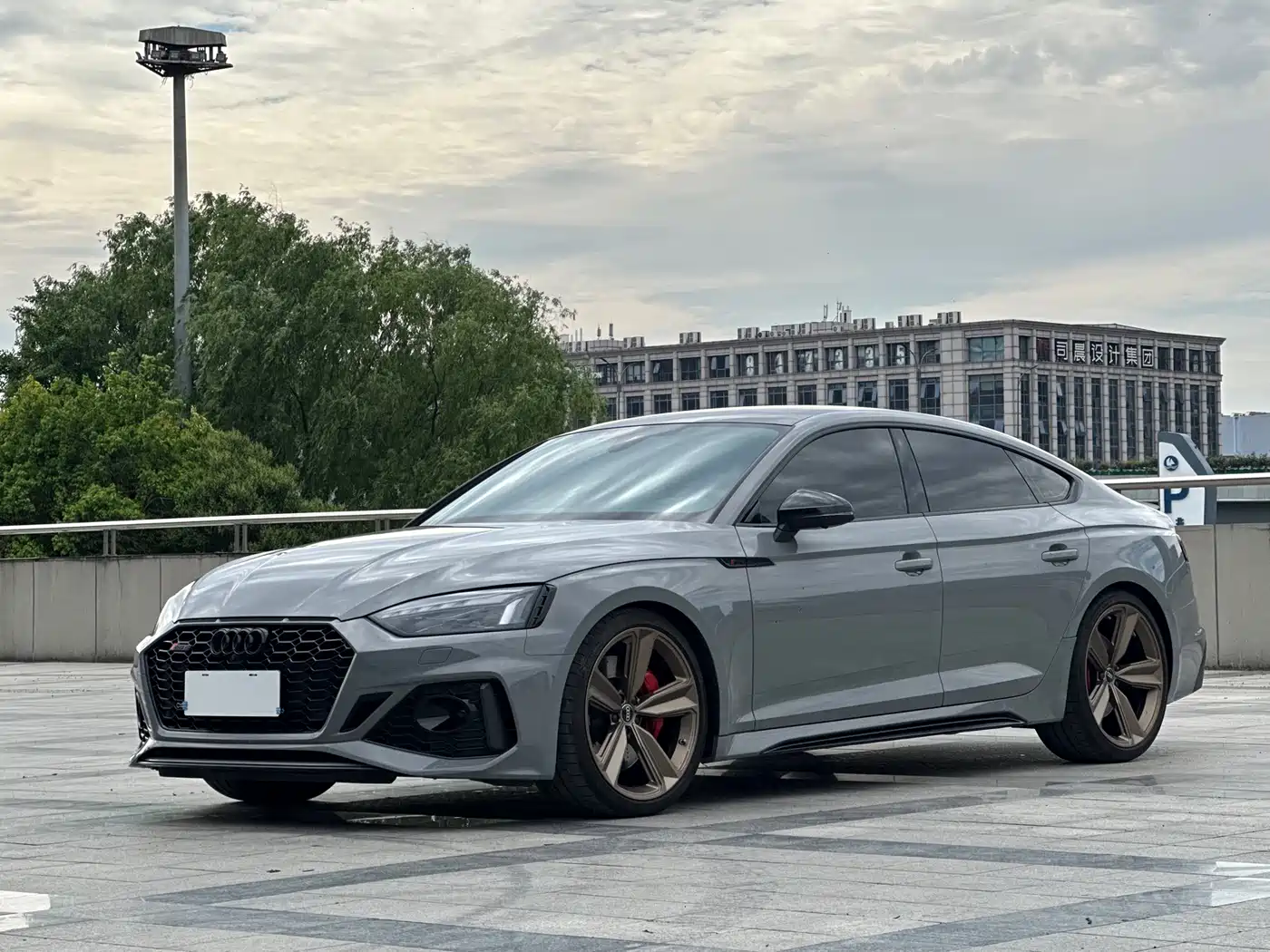 Audi RS 5 2023 Model RS 5 2.9T Sportback Dark Gold Edition