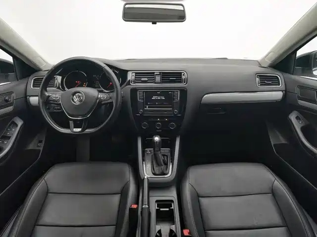 Volkswagen Sagitar 2017 1.6L Automatic Comfort — фото 5