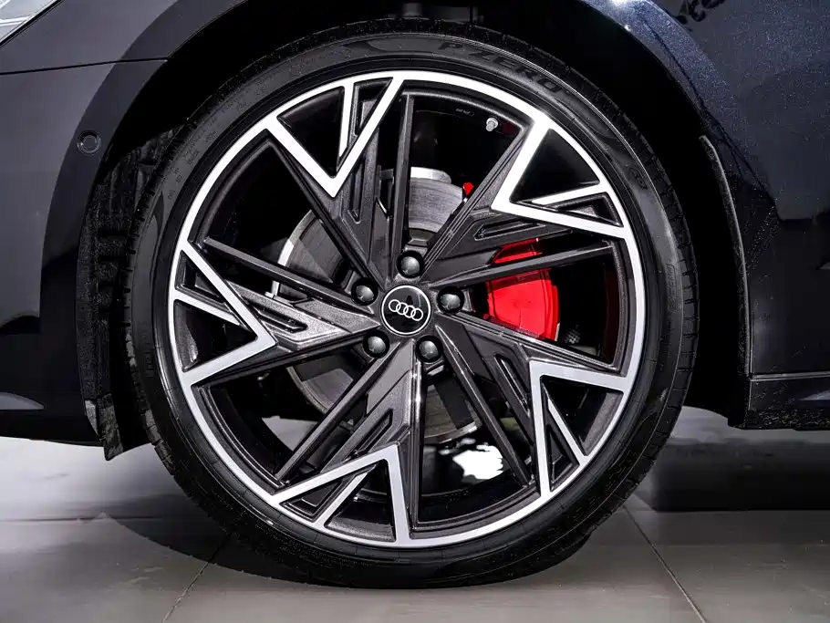 Фото 12 - Audi A7L