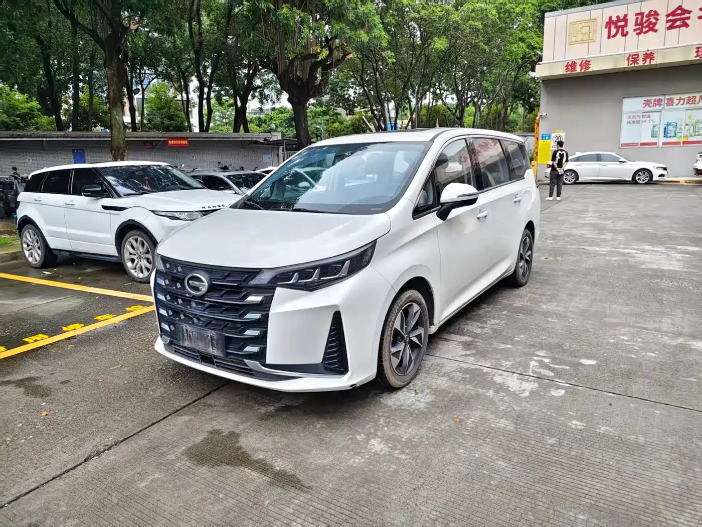 GAC Trumpchi Trumpchi M6 2021 270T DCT Luxury Edition (7-Seater)