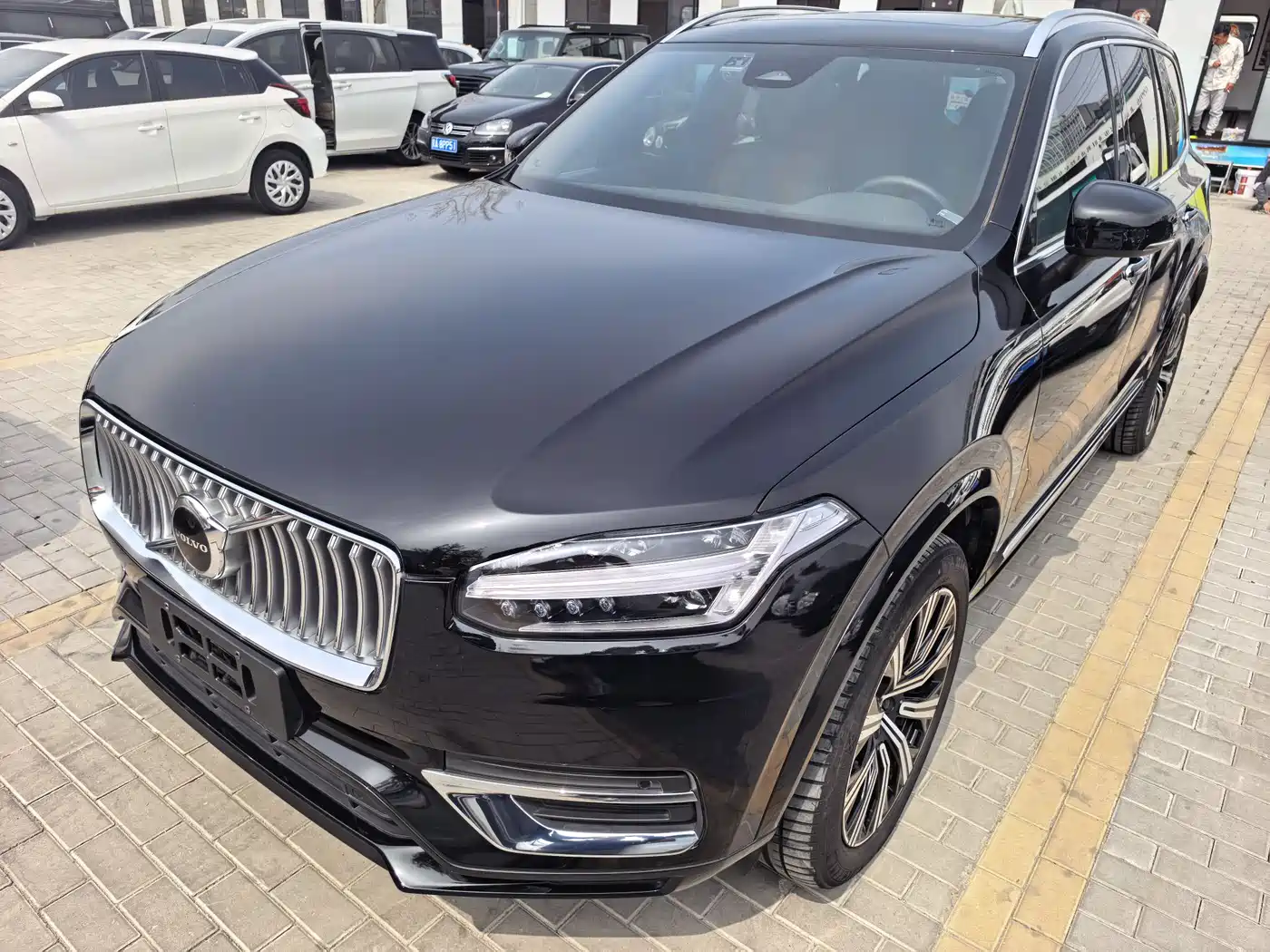 VOLVO XC90