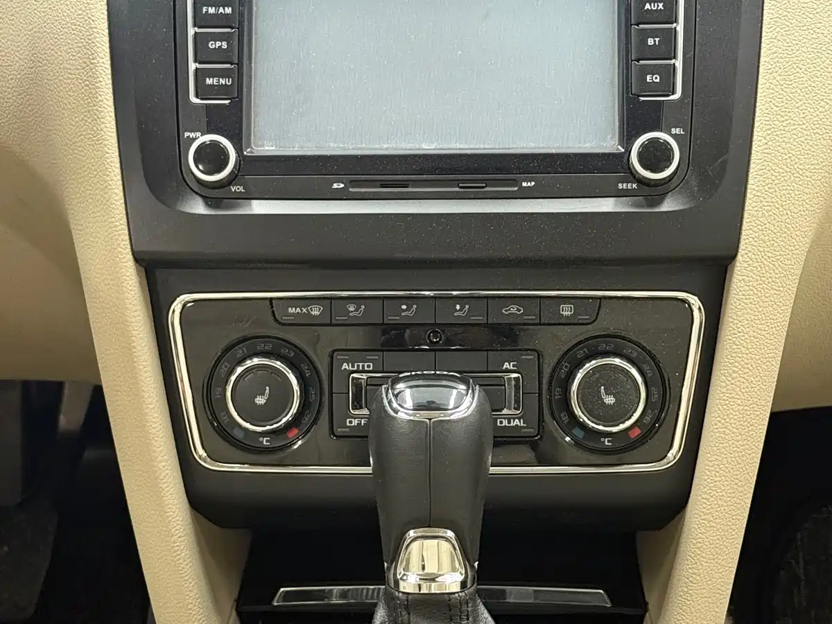 Škoda Superb 2013 1.8TSI Automatic Elegance Edition фото 11