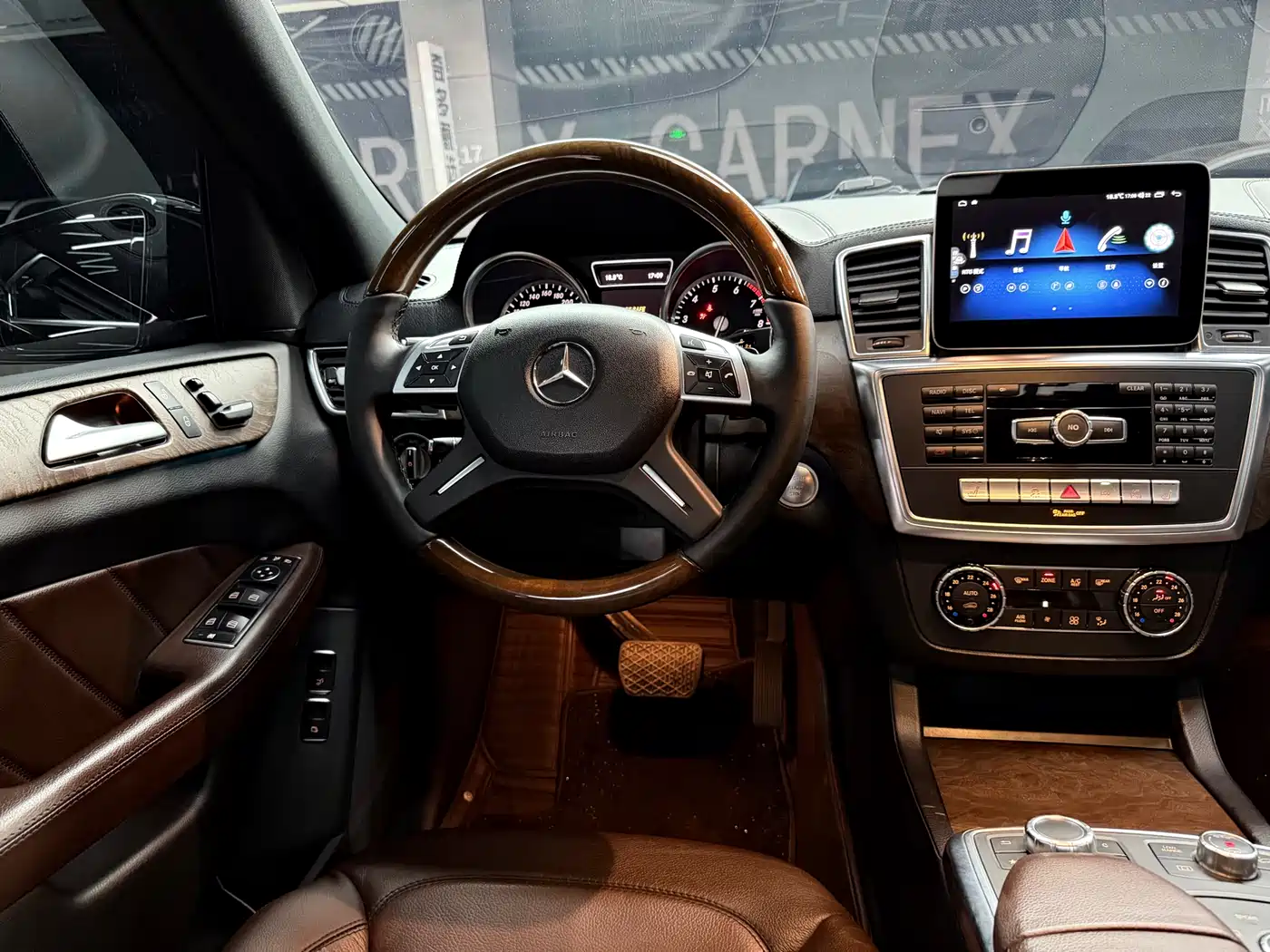 Mercedes-Benz GL-Class 2015 GL 400 4MATIC Luxury фото 20