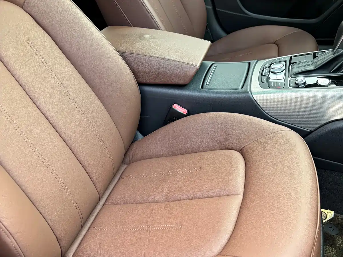 Фото 16 - Audi A6L