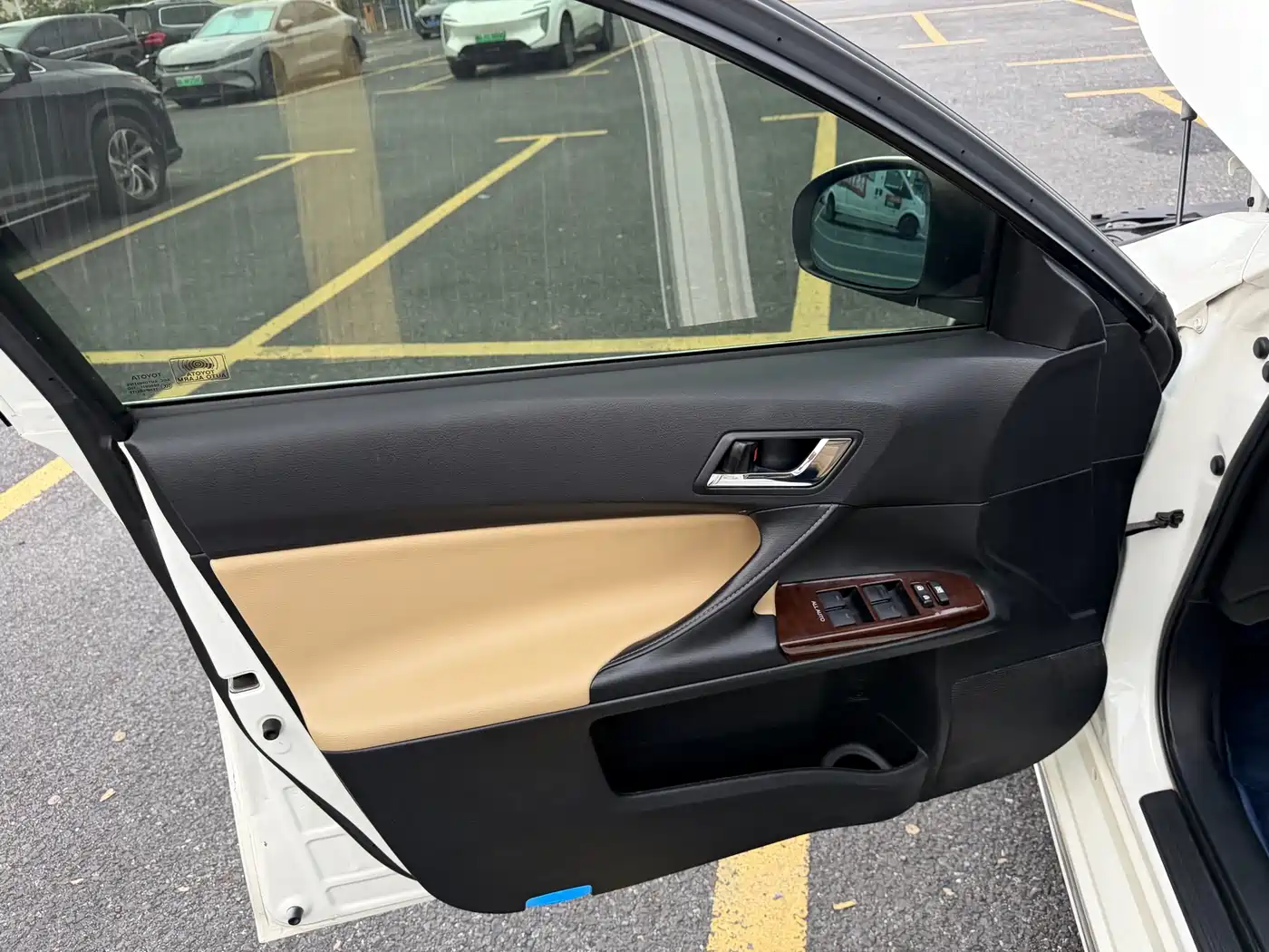 Toyota Reiz 2013 2.5V Premium Edition фото 17