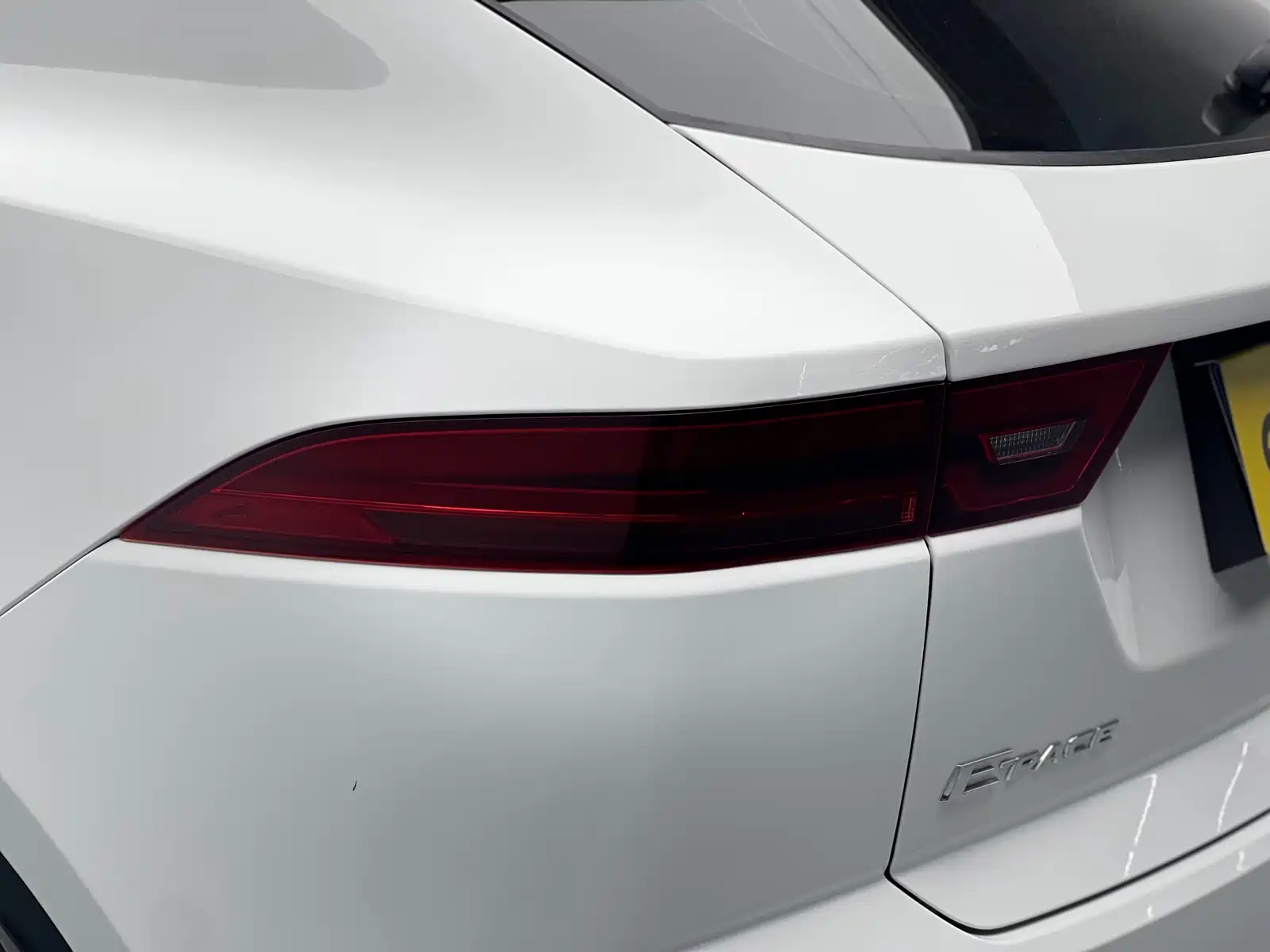 Фото 11 - Jaguar E-PACE