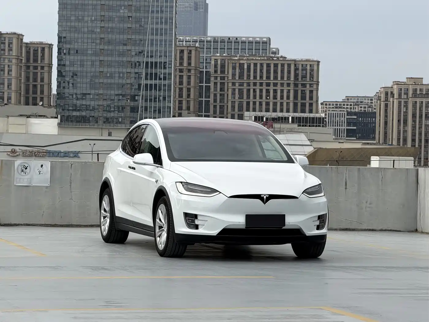 TESLA MODEL X