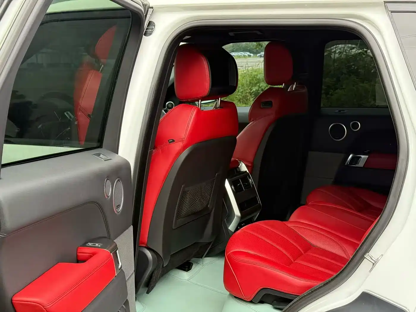 Land Rover Range Rover Sport 2016 Model 3.0 SC V6 HSE DYNAMIC фото 4
