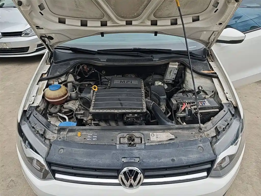 Volkswagen Polo 2016 1.4L Automatic Trend фото 16