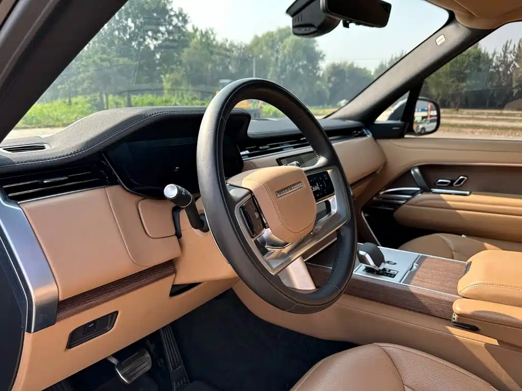 Land Rover Range Rover 2024 2024 3.0 L6 400PS Golden Age Extended 7-Seater