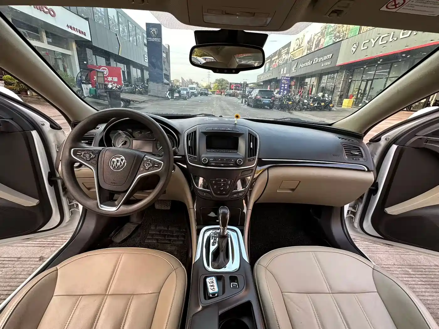 Buick Regal 2015 2.0L Elite Fashion Model фото 9