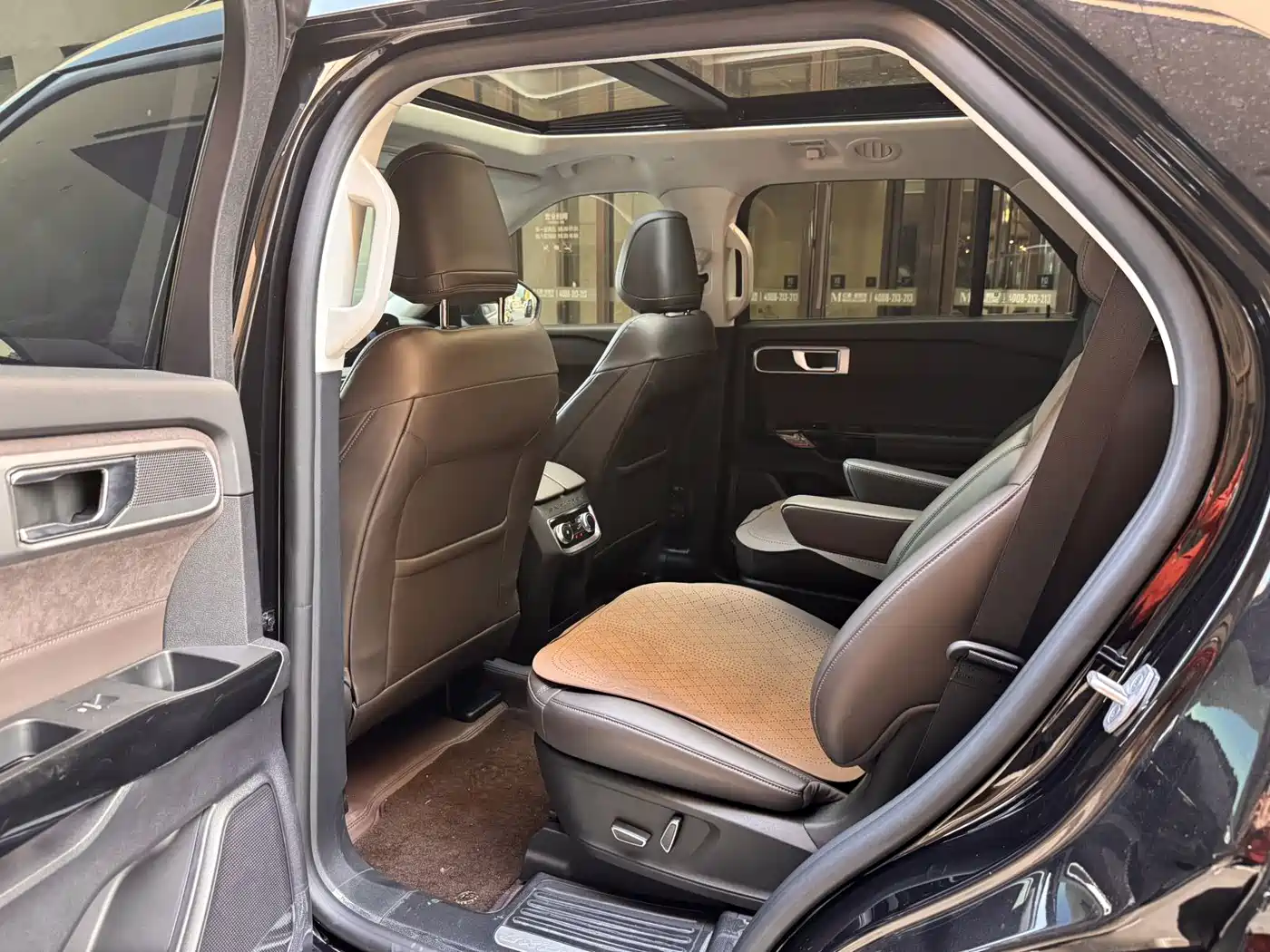Ford Explorer 2025 2024 2.3T EcoBoost AWD Titanium Edition 6-Seater