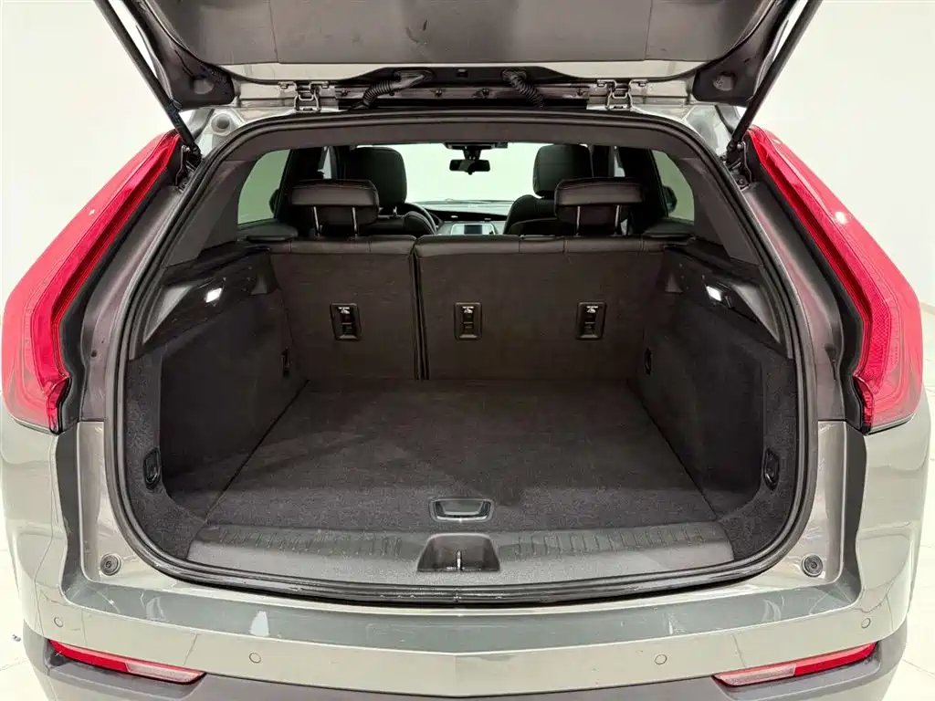 Cadillac XT4 2018 Model 28T 2WD Technology фото 14
