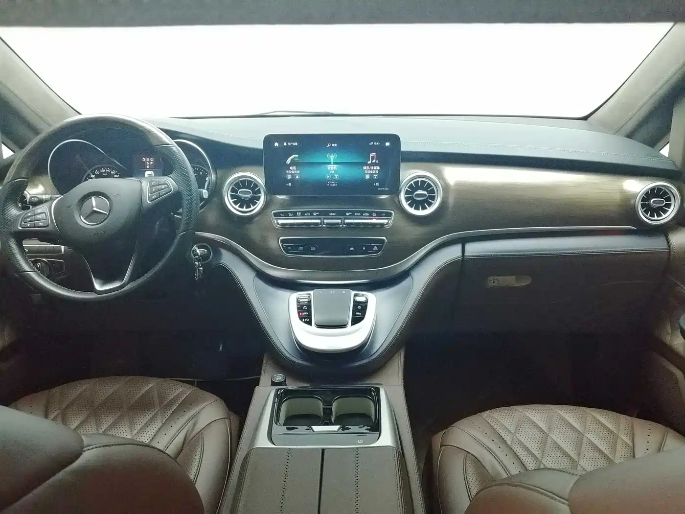 Mercedes-Benz V-Class 2020 Model V 260 L Long Wheelbase Luxury фото 7