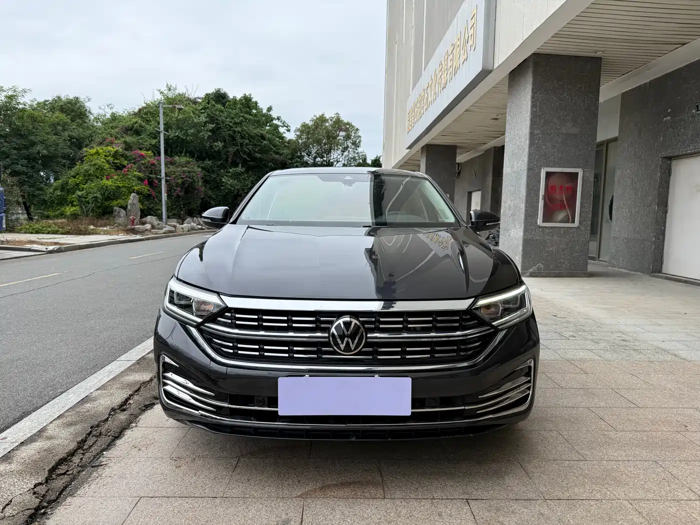 Volkswagen Sagitar 2023 300TSI DSG Surpassing Edition фото 2