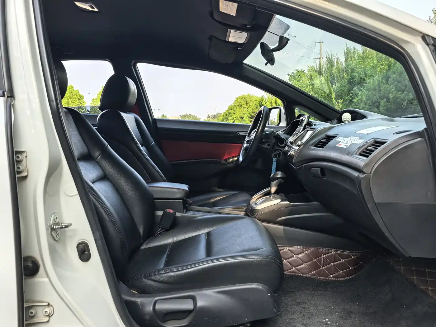 CIIMO CIIMO 2014 2015 1.8L Automatic Comfort Edition