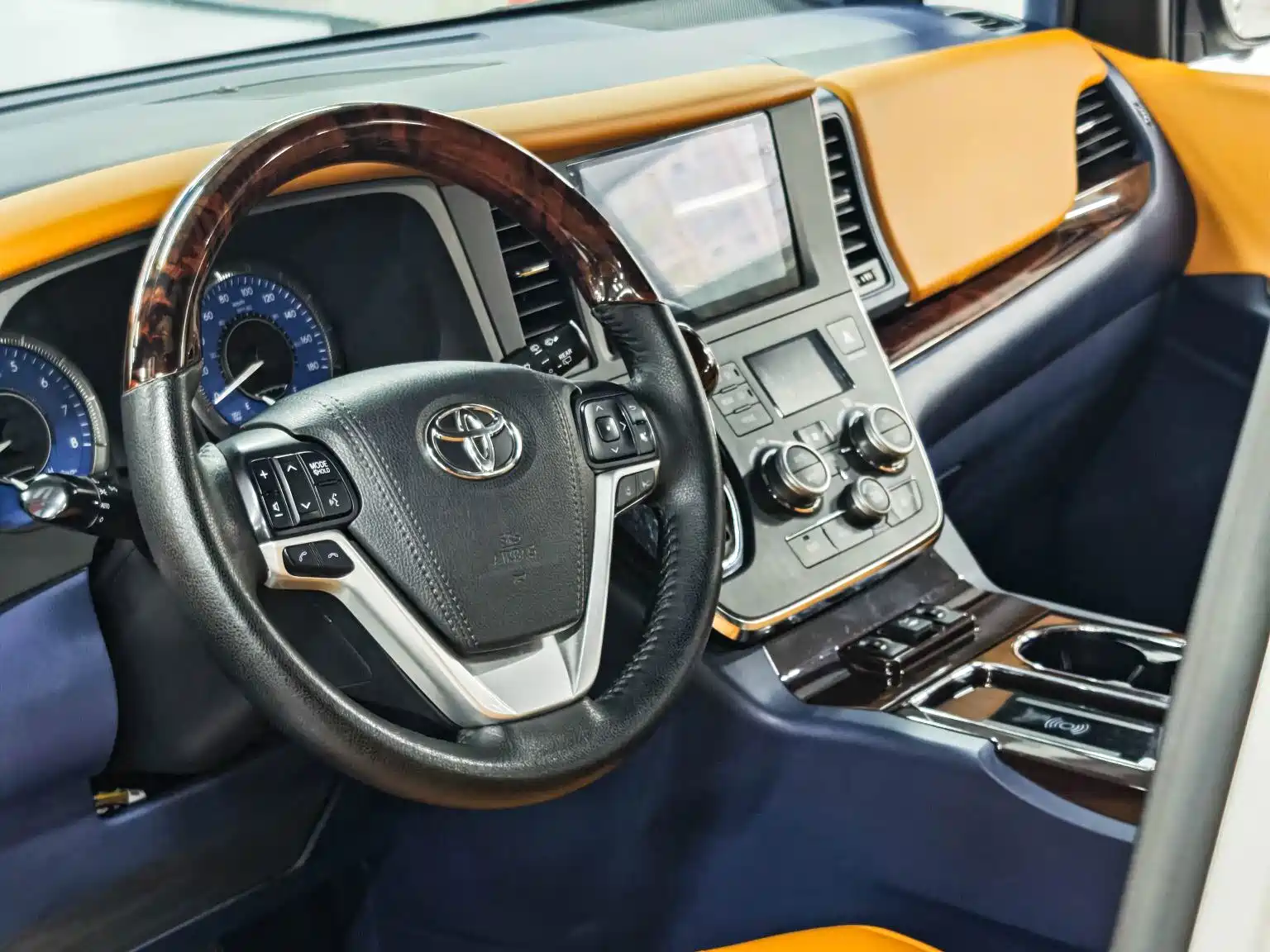 صورة 6 - Toyota Sienna