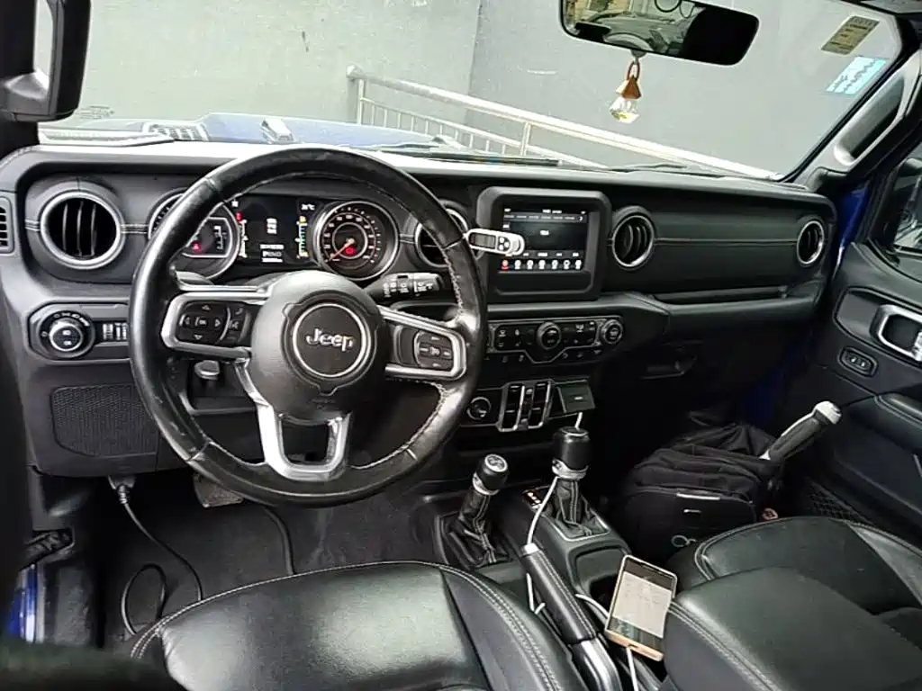 Photo 10 - Jeep Wrangler