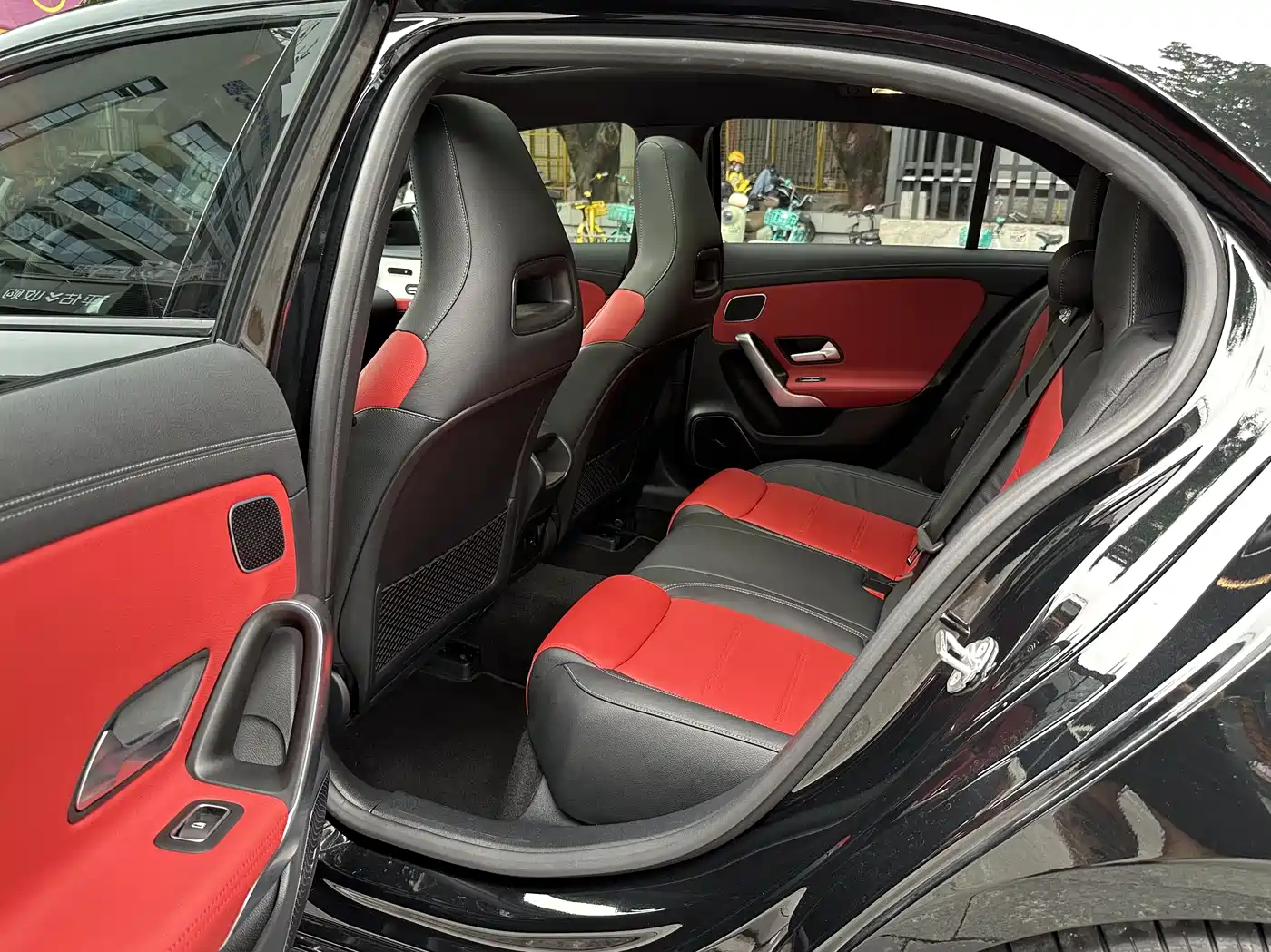 Mercedes-Benz A-Class AMG (Import) 2023 AMG A 35 4MATIC фото 11