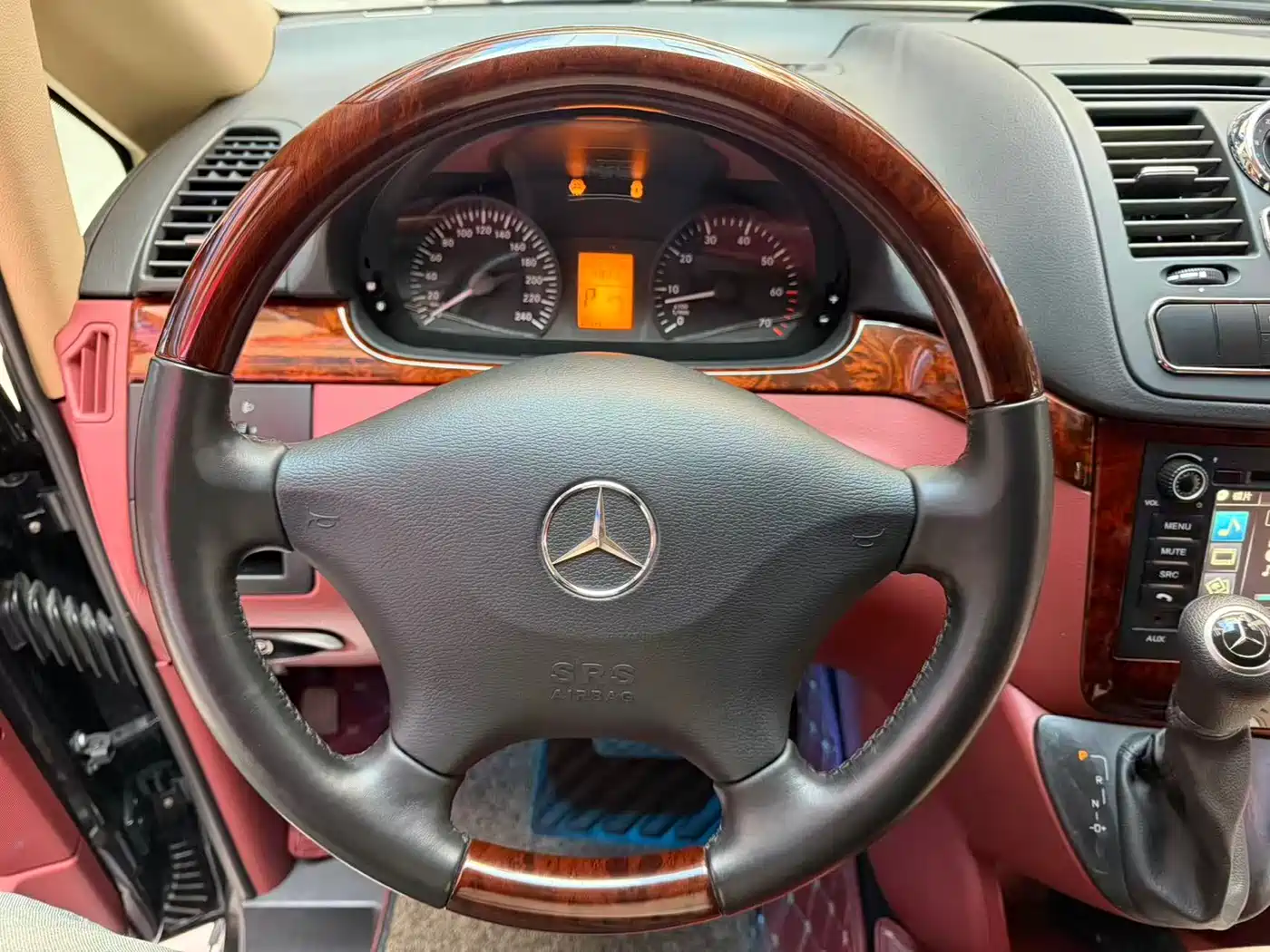 Mercedes-Benz Vito 2013 Model 3.0L Elite Edition фото 18