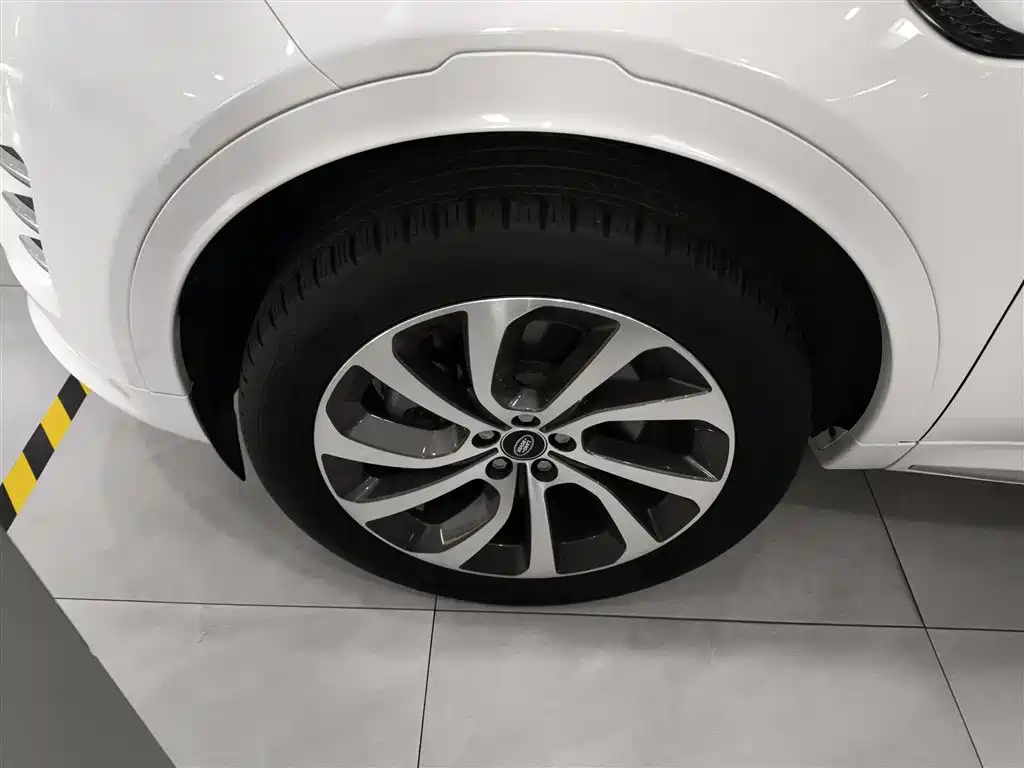 Land Rover Discovery Sport 2024 Performance Technology Edition фото 25