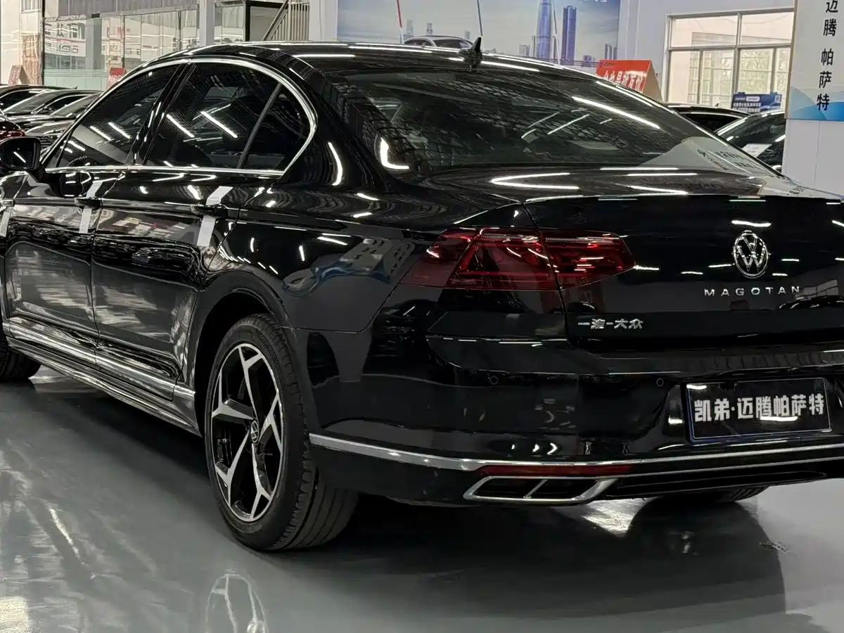 Volkswagen Magotan 2023 Model 2 Million Commemorative Edition 330TSI DSG Luxury фото 6