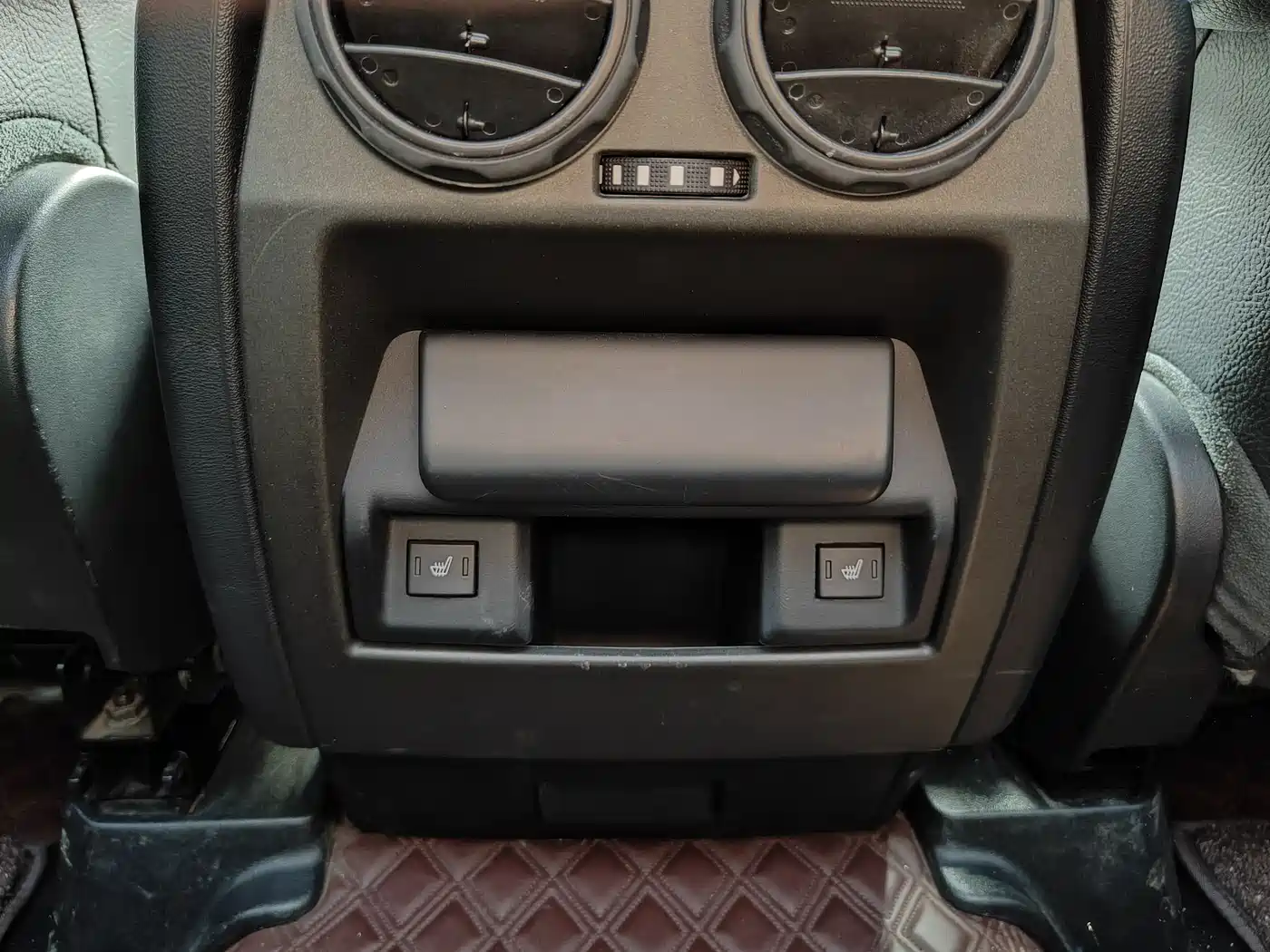 Land Rover Discovery 2016 3.0 SC V6 HSE фото 15