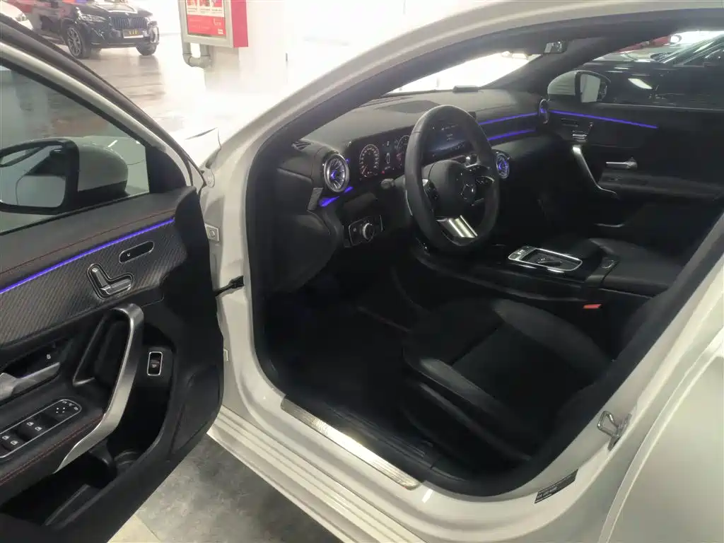 Mercedes-Benz A-Class 2025 A 200 L Fashion Edition фото 12