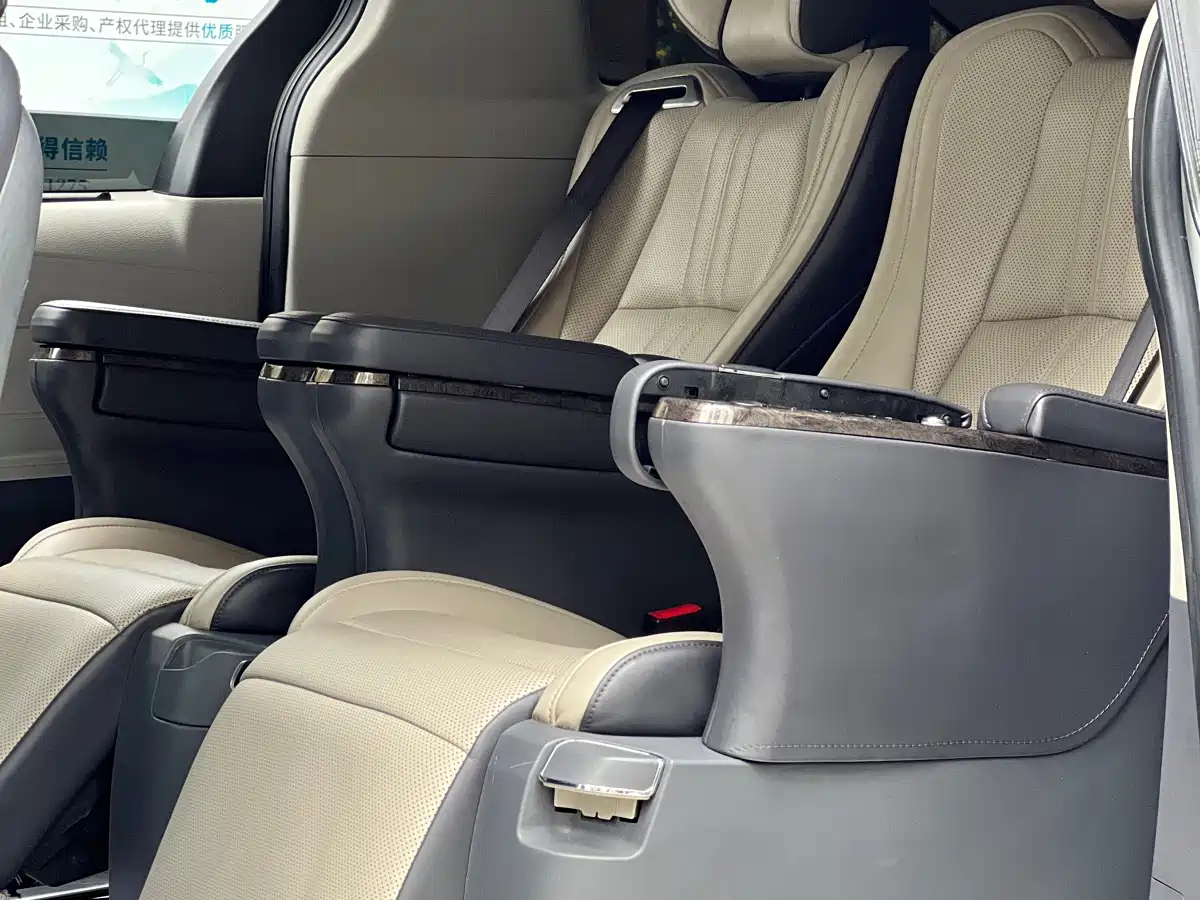 Toyota Sienna 2023 2.5L Hybrid Comfort Edition фото 22