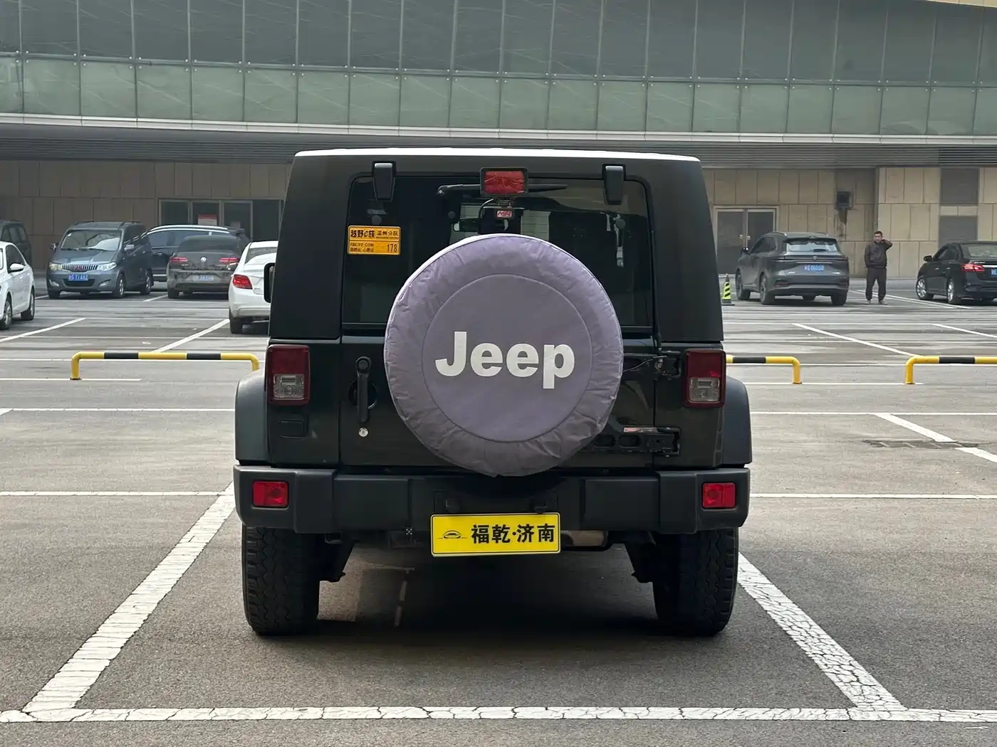 Photo 6 - Jeep Wrangler