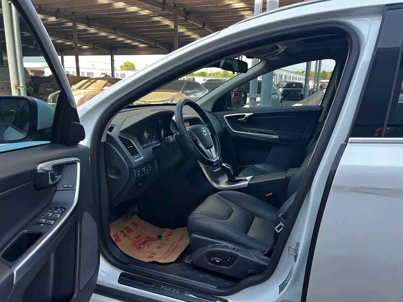 Фото 4 - Volvo XC60