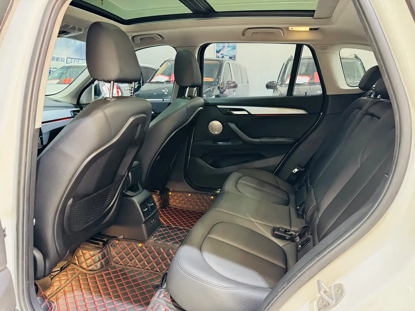 BMW X1 2019 sDrive20Li Leading Model фото 6