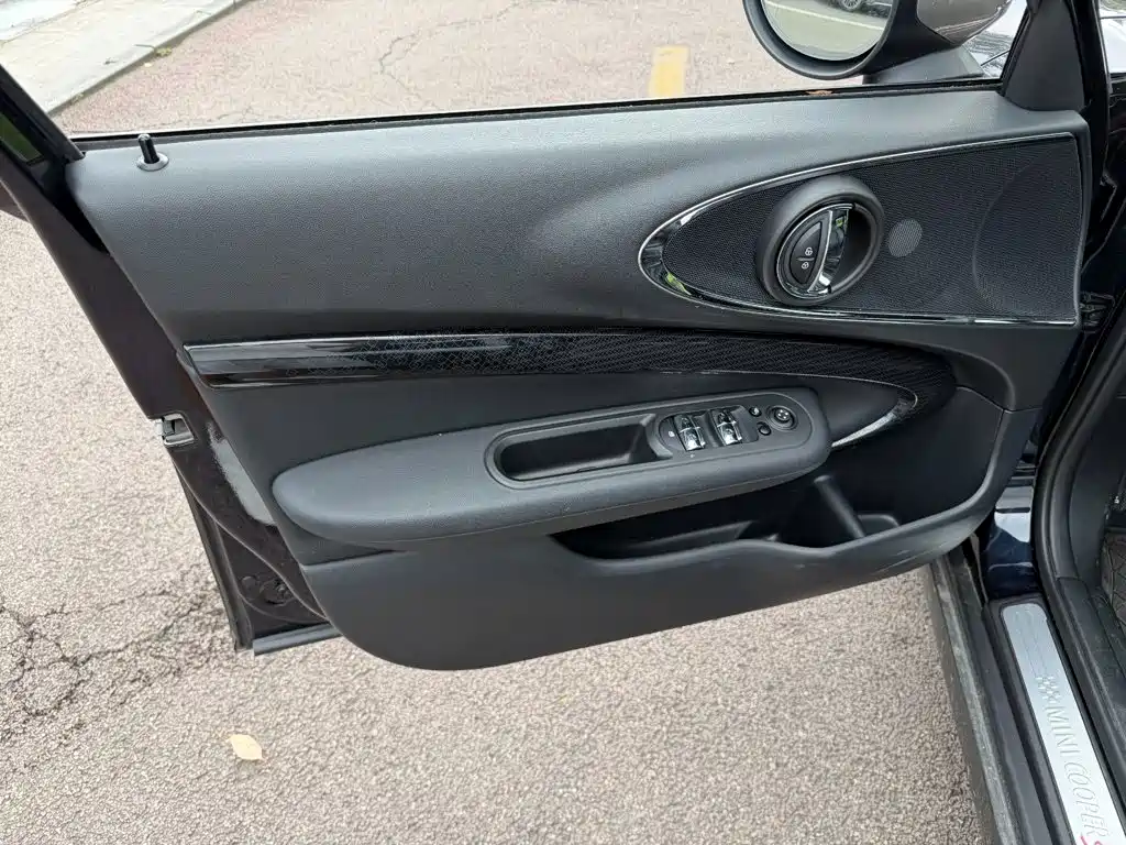MINI CLUBMAN 2023 2023 Facelift 1.5T COOPER Connoisseur