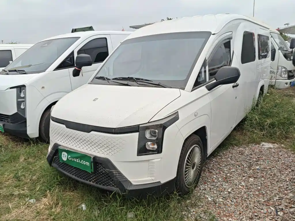 Yufeng Auto Yufeng Golden Warehouse 2025 2025 Passenger Version With Slow Charging