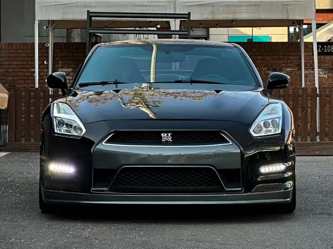 Nissan GT-R 2009 Base Model фото 2