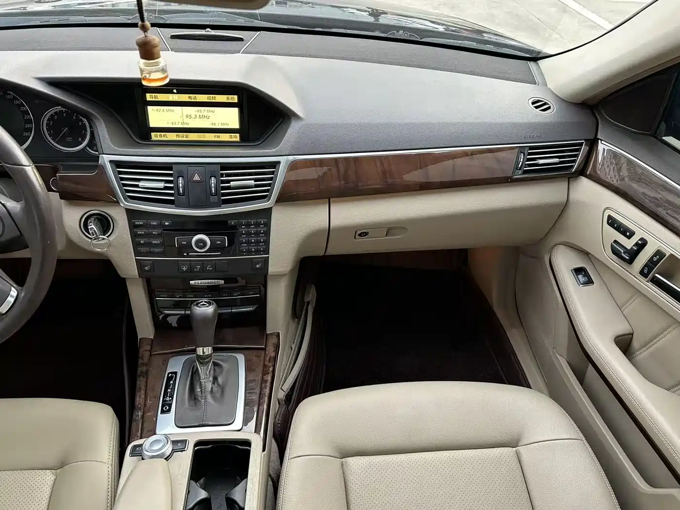 Mercedes-Benz E-Class 2011 E 260 L CGI Fashion фото 16
