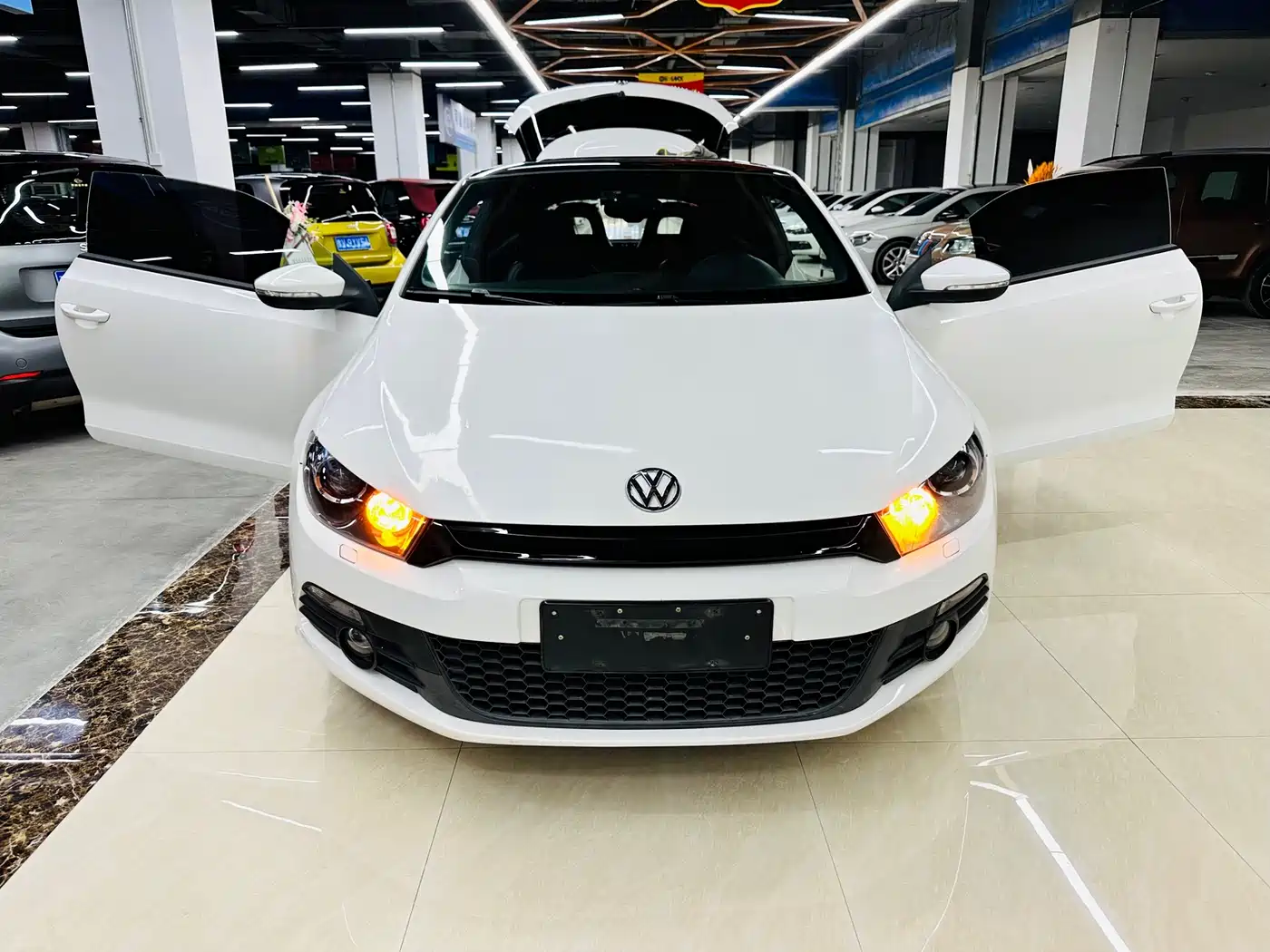 Volkswagen Scirocco 2011 2.0TSI R-Line фото 25