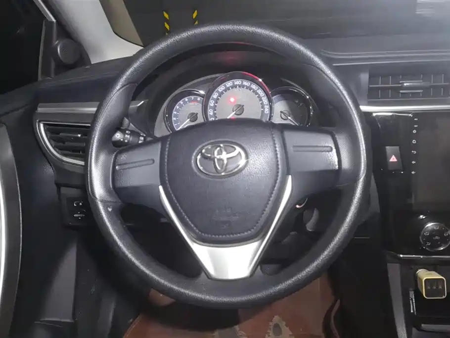Toyota Corolla 2017 1.6L Manual GL фото 15