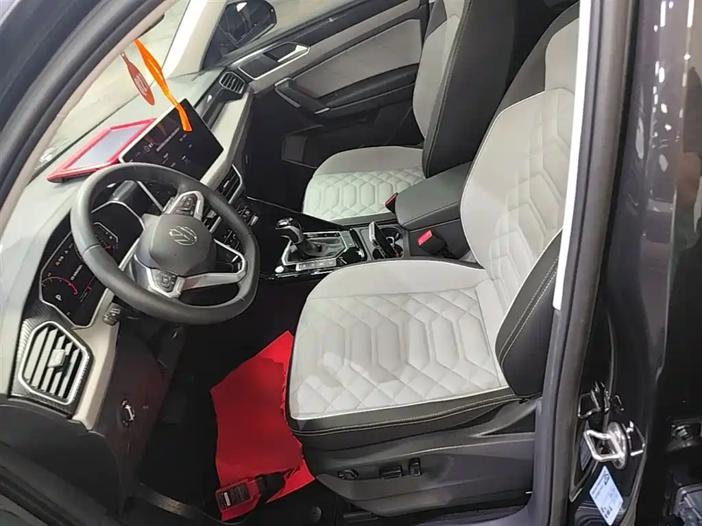 Volkswagen Tayron 2024 300TSI 2WD Luxury Plus Advanced фото 11