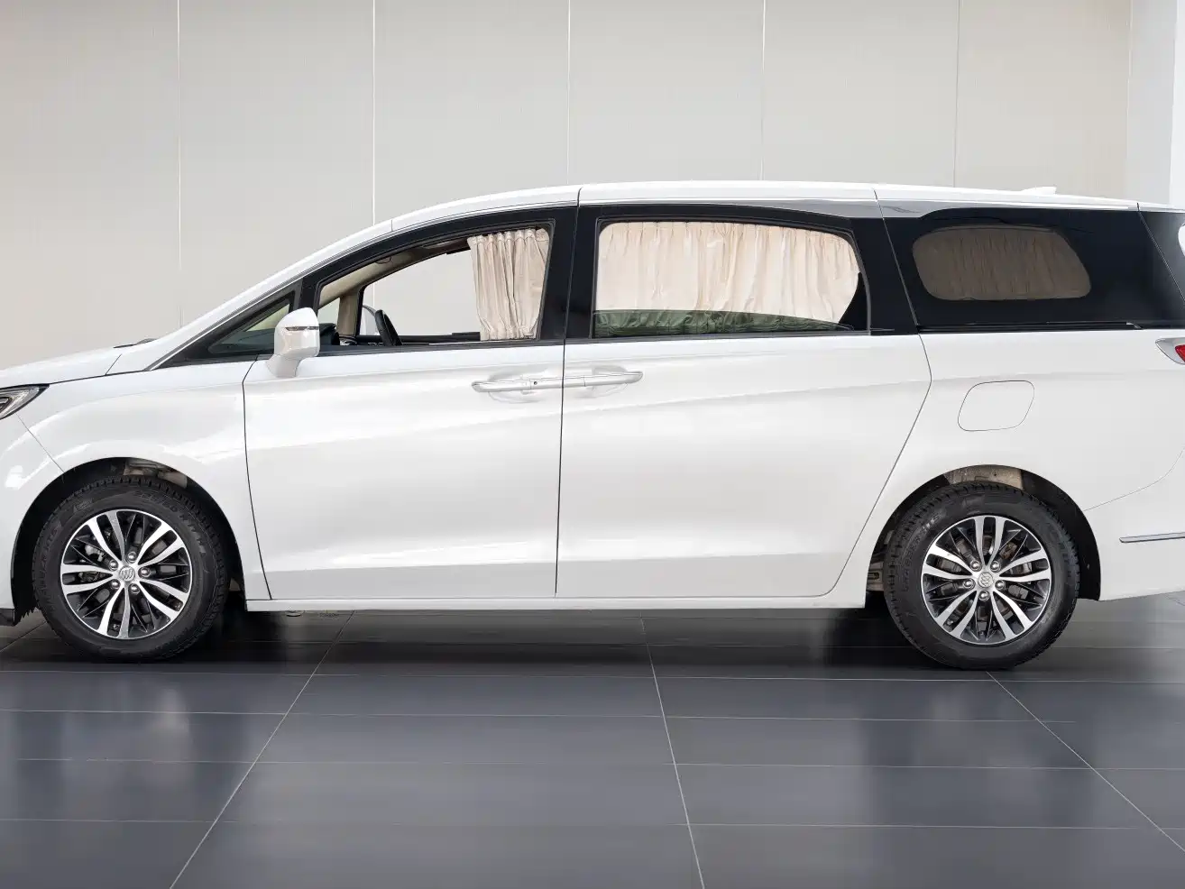 Buick GL8 2017 ES 28T Luxury China V фото 7