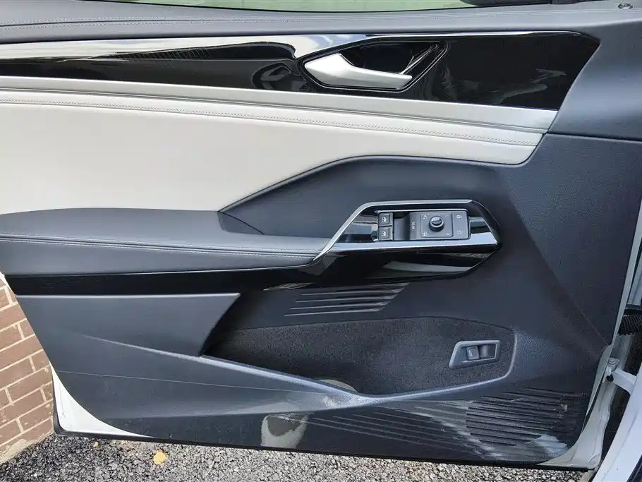 Volkswagen ID.6 CROZZ 2022 Long Range PRO Edition фото 7