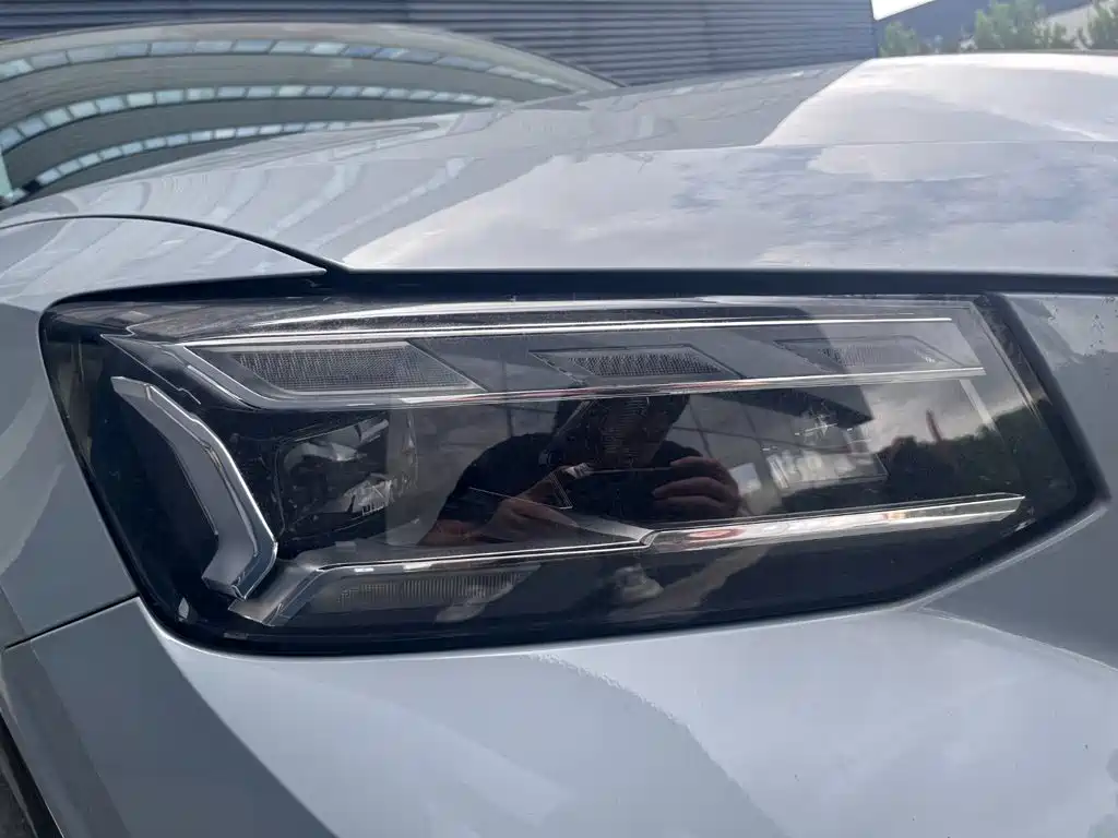 Фото 10 - Audi Q2L e-tron
