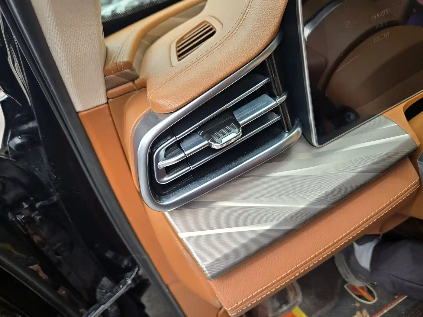Hongqi H9 2020 2.0T Smart Connection Qi Xiang Edition фото 23