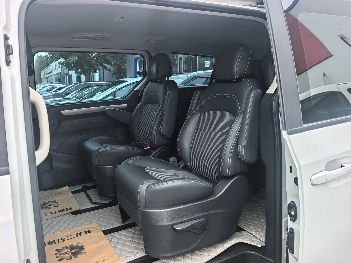 SAIC Maxus Maxus G10 2017 2016 2.0T Automatic Executive Edition