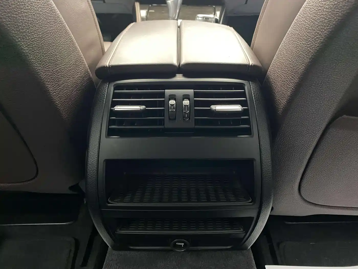 BMW 5 Series 2014 525Li Luxury Design Package фото 30