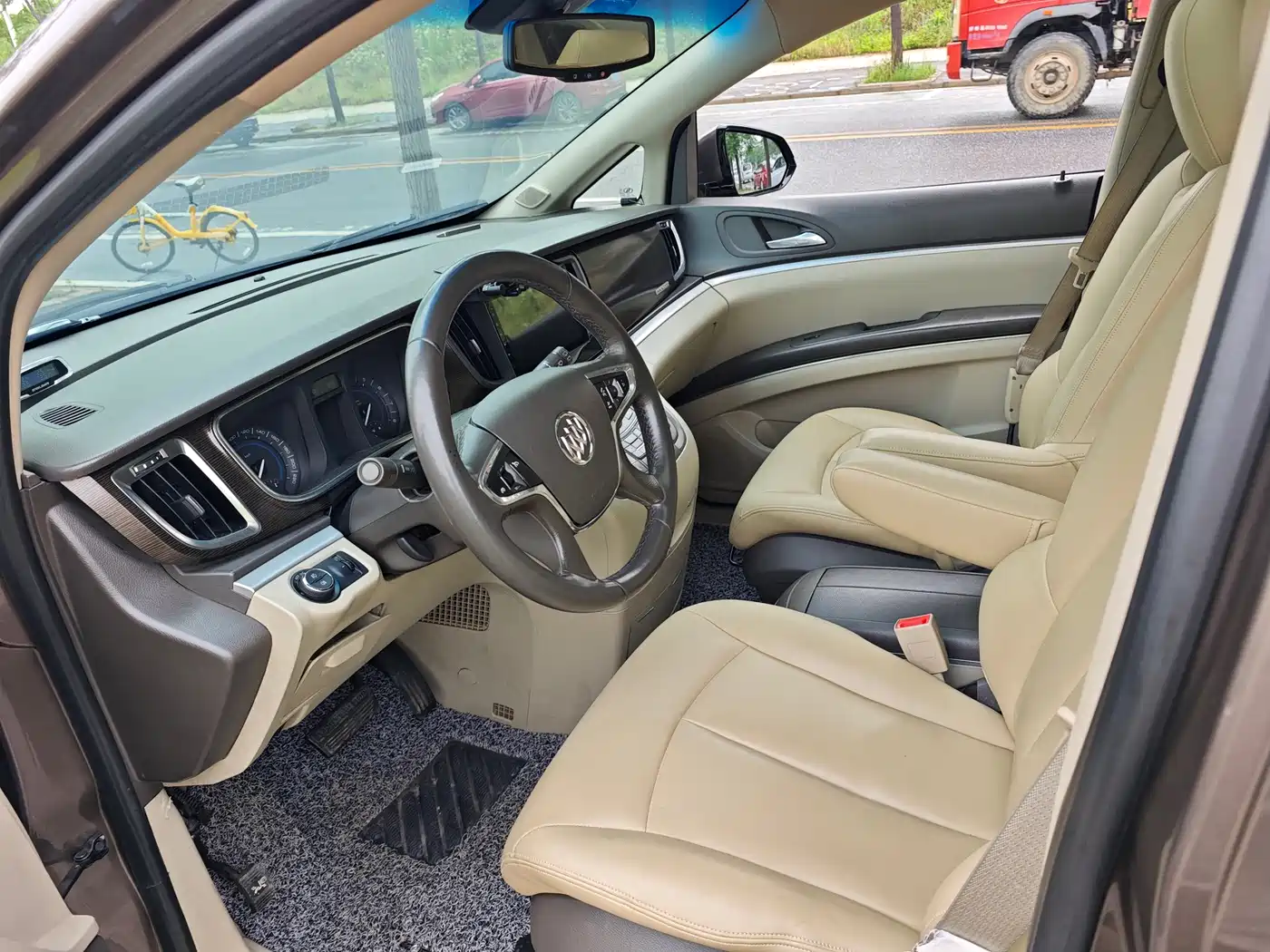 Buick GL8 2013 2.4L LT Luxury Business Executive Edition фото 17