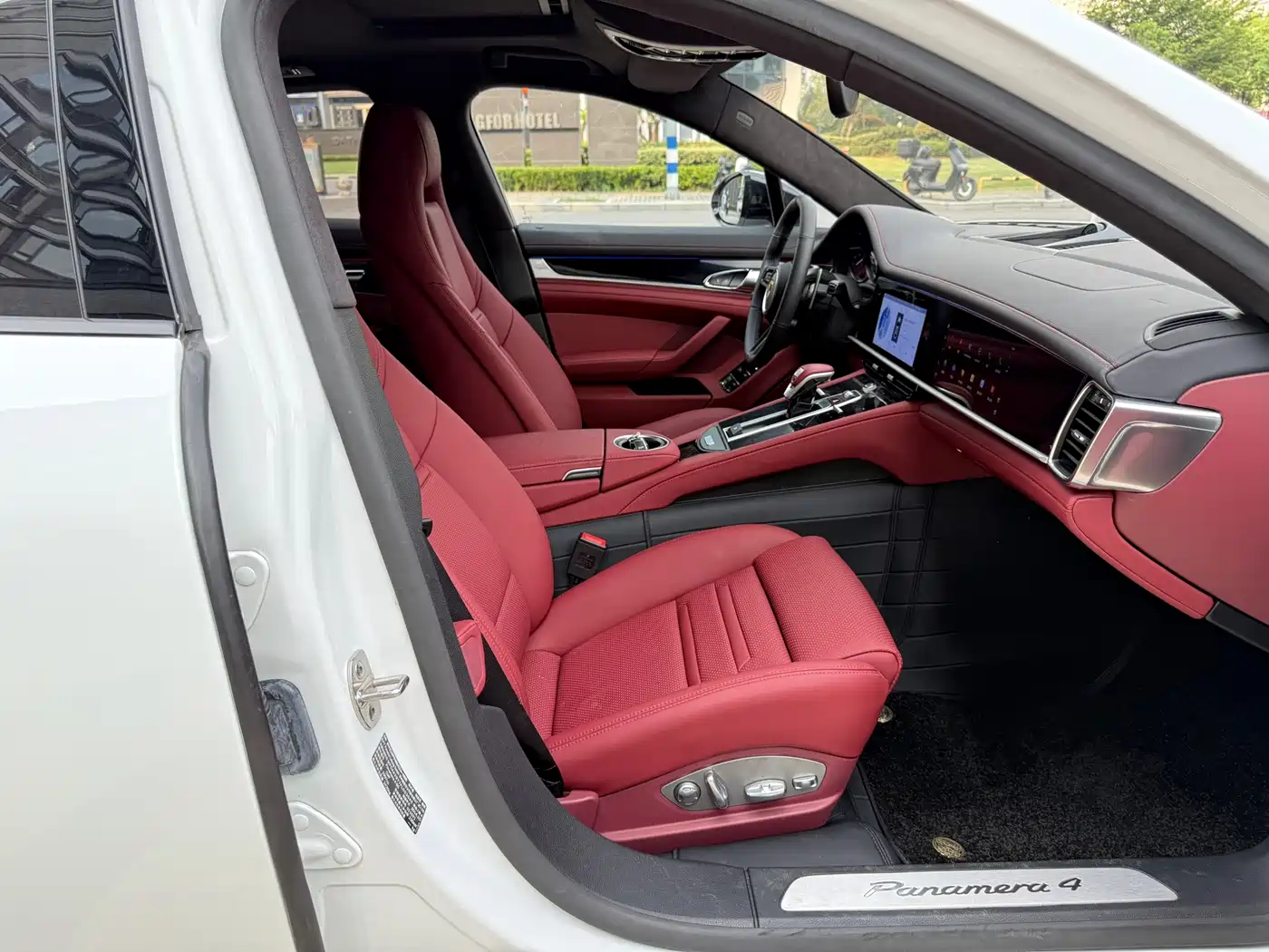 Porsche Panamera 2014 Panamera 4 3.0T фото 8