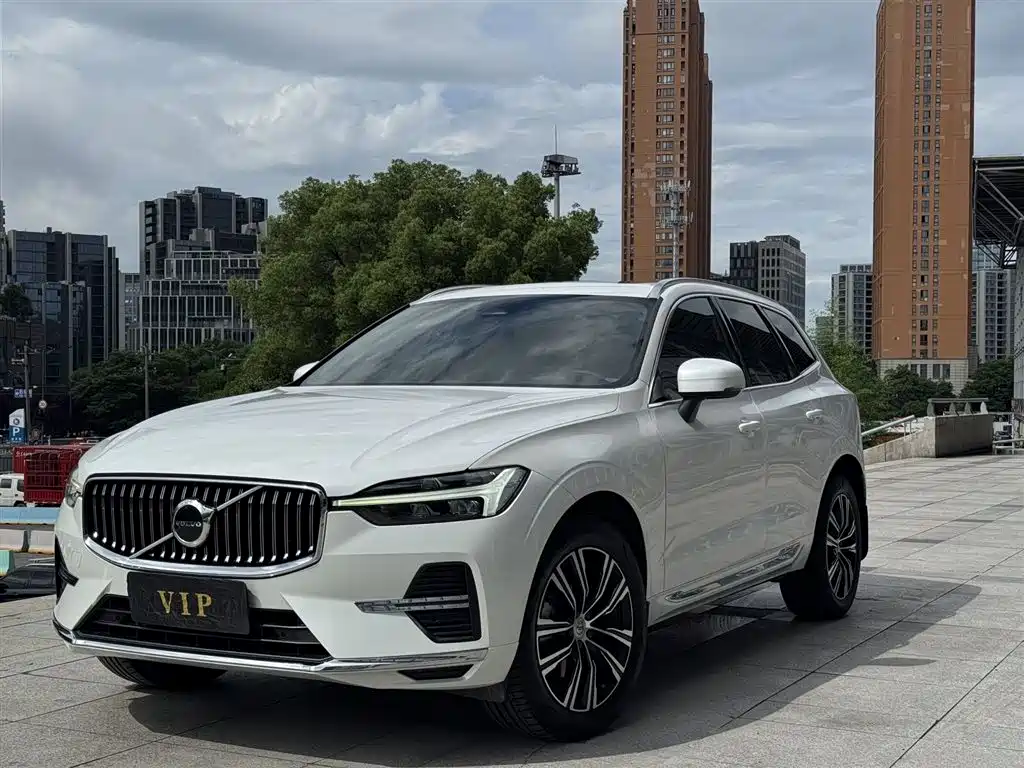 Volvo XC60 2022 B5 AWD Inscription