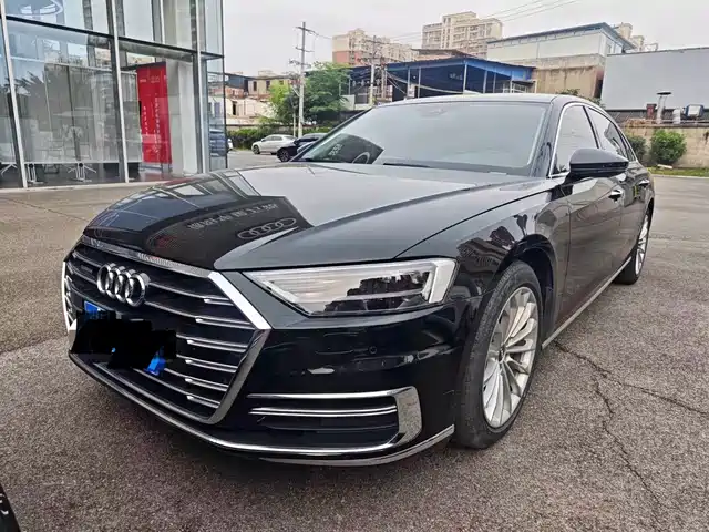 AUDI A8